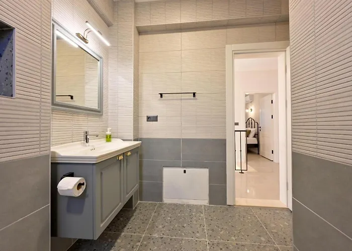Almilalin 6 Bedroom For Rent In 빌라 *
