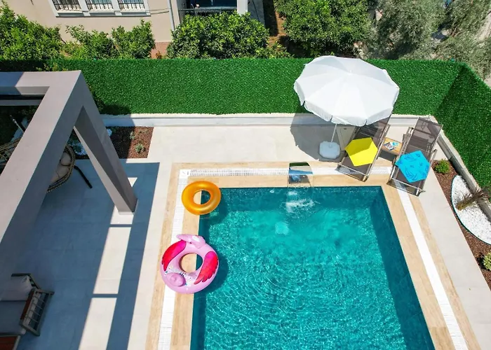 빌라 Almilalin 6 Bedroom For Rent In *
