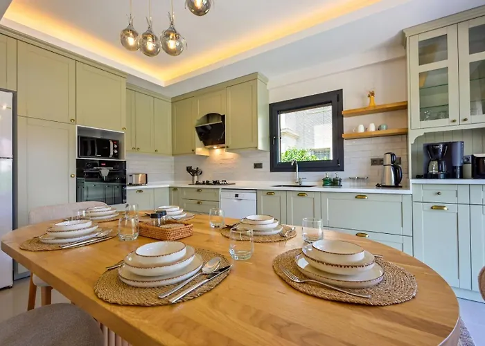 Almilalin 6 Bedroom For Rent In 올루데니스