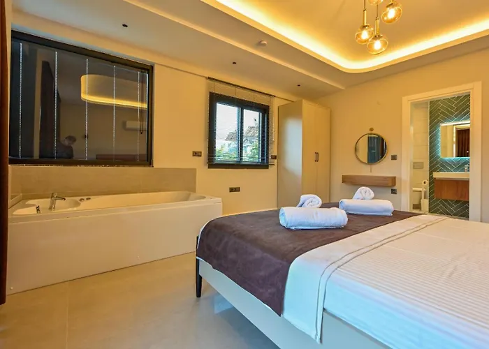 Almilalin 6 Bedroom For Rent In *