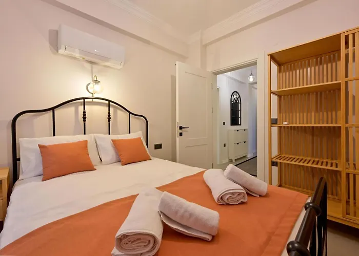 Almilalin 6 Bedroom For Rent In 빌라 올루데니스