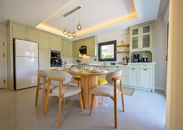 빌라 Almilalin 6 Bedroom For Rent In 올루데니스