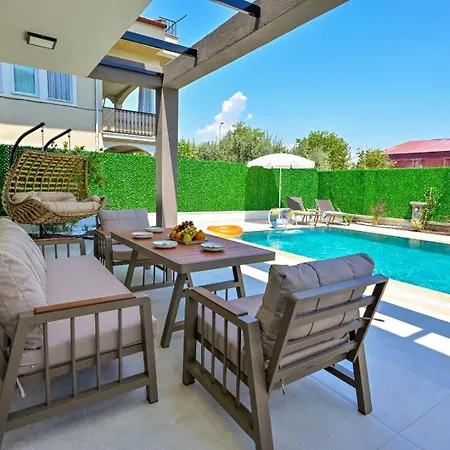 Almilalin 6 Bedroom For Rent In