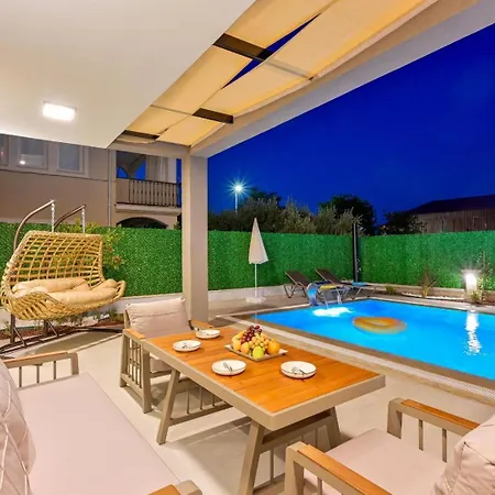 Almilalin 6 Bedroom For Rent In Villa