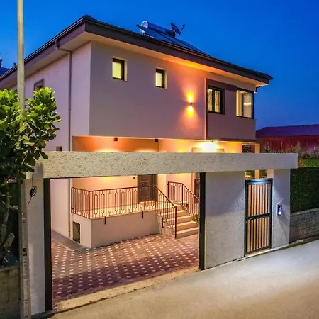 别墅 Almilalin 6 Bedroom For Rent In