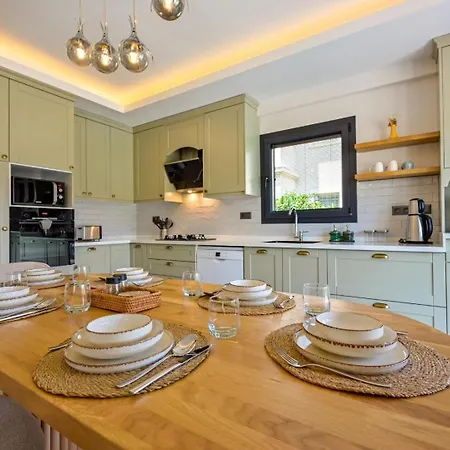 Almilalin 6 Bedroom For Rent In 厄吕代尼兹