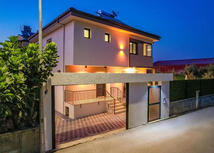 Вилла Almilalin 6 Bedroom For Rent In