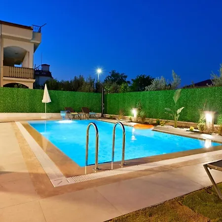 Almilalin 6 Bedroom For Rent In Villa Ölüdeniz