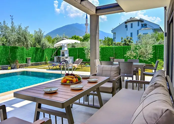 Villa Almilalin 6 Bedroom For Rent In *