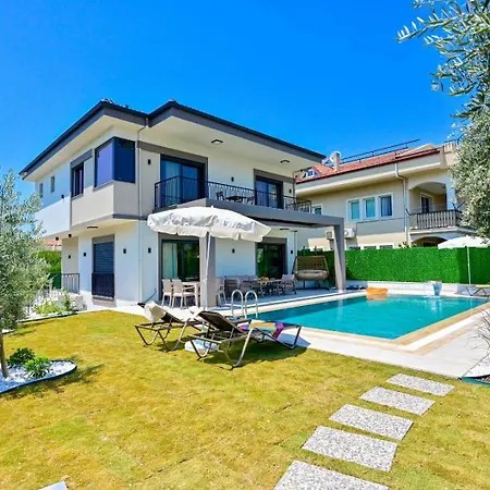 Villa Almilalin 6 Bedroom For Rent In Öludeniz