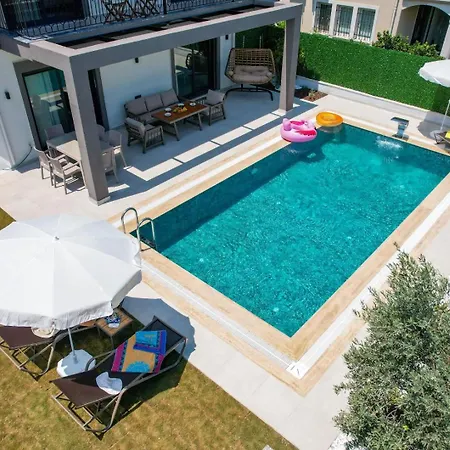 Almilalin 6 Bedroom For Rent In Öludeniz