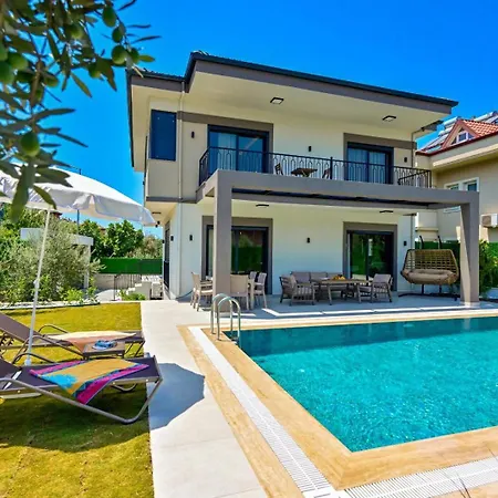 Almilalin 6 Bedroom For Rent In Villa Öludeniz