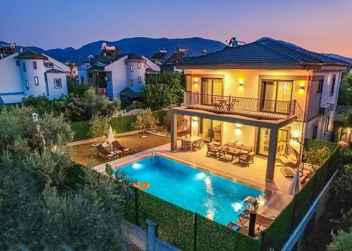 فيلة Almilalin 6 Bedroom For Rent In *