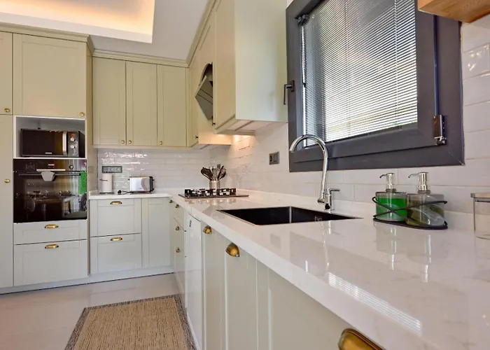 فيلة Almilalin 6 Bedroom For Rent In *