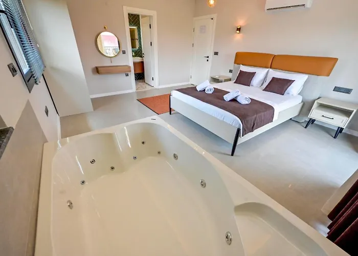 فيلة Almilalin 6 Bedroom For Rent In *